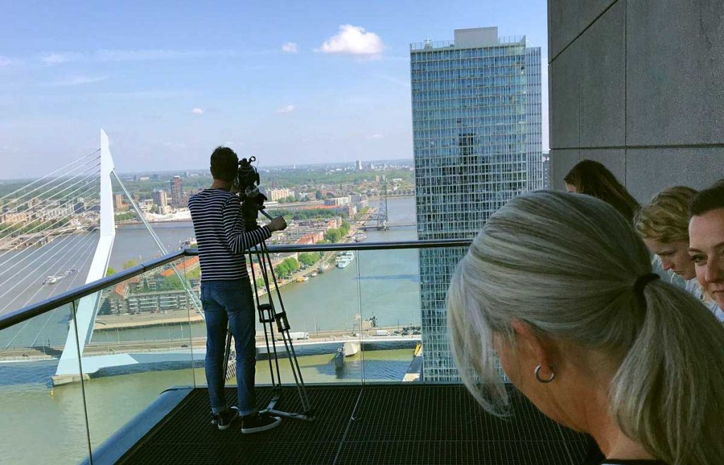 Vrijdag 11 mei was het zover, de televisieopname bij ons op kantoor. En wat was het spannend! Een ding is zeker... de tv-business gaan we nooit in. Meer lezen over deze spannende dag? Je leest het ons laatste fotoverslag. Houd onze social media kanalen in de gaten voor het programma en tijdstip van de uitzending!