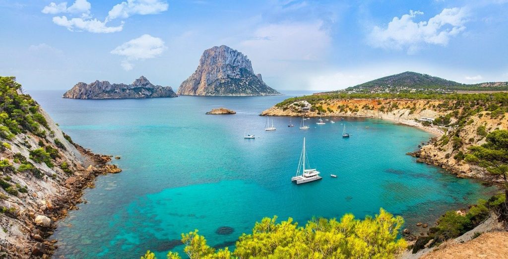 Water groepsmogelijkheid: uw eigen indrukwekkende privé-catamaran in Ibiza!
